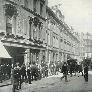 Old Broad Street, at the Entrance to the Stock Exchange (b / w photo)