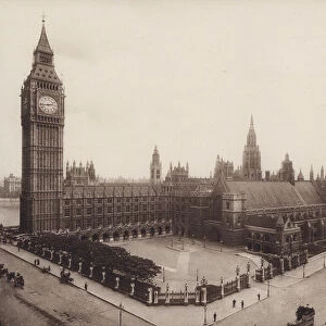 Palace of Westminster, London (b / w photo)