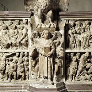 The parapet of the pulpit of Fra Guglielmo da Pisa (ca. 1235-1310 / 11) representing scenes from the New Testament, prophetes and symbols of the evangelists, detail - (detail of pulpit representing prophets)