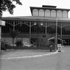 The Pavillon des Halles in Paris, 1980 (b / w photo)