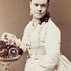 Portrait of Edith Wynne, 1860s (b/w photo)
