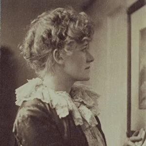 Portrait photograph of Ellen Terry (1847-1928) by Frederick Hollyer (1837-1933