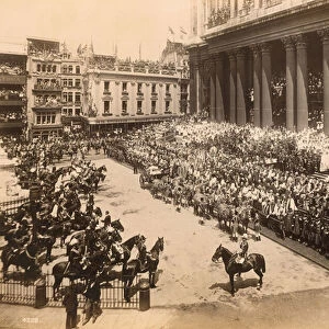 Queen Victoria, Diamond Jubilee procession reaching St Paul s, 1897 (photo)