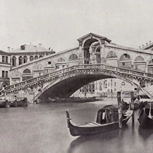 Rialto Bridge, Venice (b / w photo)