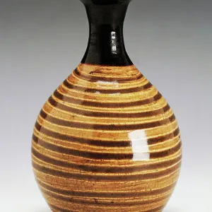 Sake bottle with horizontal spiral pattern, 18th century, enamel stoneware, produced in Karatsu, height 20 cm, Japanese civilization, Edo period, 17th-19th century