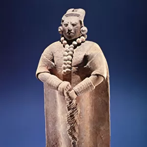 Standing royal figure, from the Isle of Jaina, c. 600-900 (earthenware)