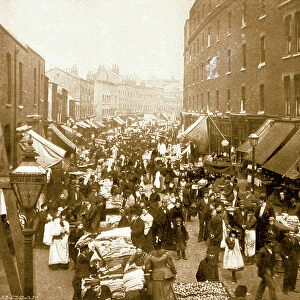 Sunday Morning scene, Petticoat Lane Market, London c. 1900 (b/w photo)