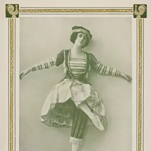 Tamara Karsavina, Russian prima ballerina, in a Ballets Russes production of Igor Stravinskys ballet Petrushka (b / w photo)