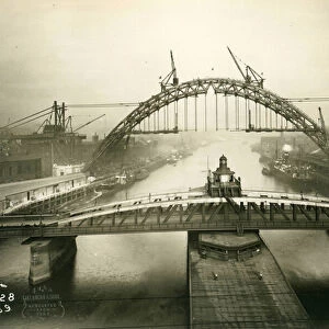 The Tyne Bridge under construction, 27th February 1928 (b / w photo)