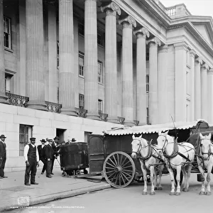 U. S. Treasury Currency Wagon, Washington, D. C. c. 1906 (b / w photo)