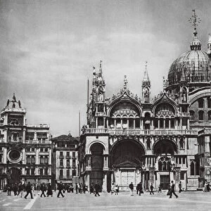 Venezia, La torre dell orologio, Chiesa dis Marco, Palazzo Ducale; Venice, Clock Tower, St Mark s, Palace of the Doges (b / w photo)