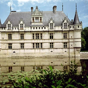 View of the Chateau d Azay-le-Rideau, built for Gilles Berthelot, 1518-27 (photo)