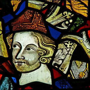 Window Sw depicting a head of a bishop (stained glass)
