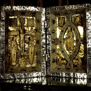 Byzantine diptych in ivory (s. VI) preserved in the Holy Chamber of the Oviedo Cathedral