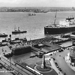 The landing stage at Liverpool docks, Merseyside, early 20th century