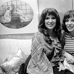 Actress Joan Collins and Evie Bricusse. January 1975 75-00497-001