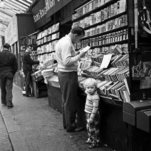 Shopping in Belfast, Northern Ireland. 9th October 1963