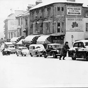Snow causing havoc in Torwood Street, Torquay in 1962
