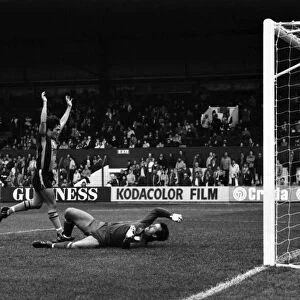 Stoke. v. Southampton. October 1984 MF18-03-061 The final score was a three one