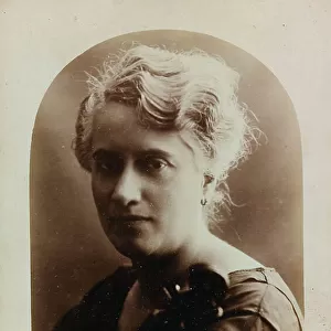 Portrait of the Italian violinist Maria Teresa Canettoli; postcard