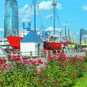 New Jersey, Downtown Jersey City, view of marina with 30 Hudson and Freedom Tower in background