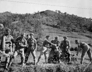 British troops stacking shells, Italy, 1944 (b / w photo)