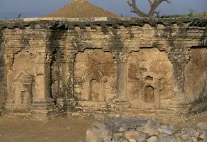 Indus Civilizations 2600 1900 Bc Prints: Double-Headed Eagle Stupa, Sirkap