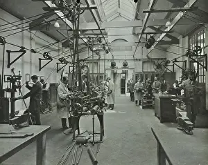Colleges Prints: Engineering class at Woolwich Polytechnic, 1916 (b/w photo)