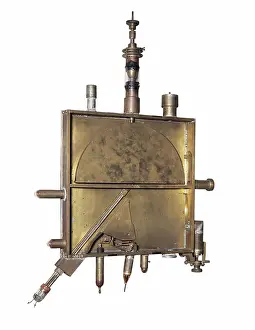 Magnetism Prints: Model of cyclotron, particle accelerator