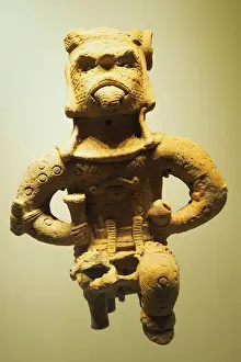School Colombian Prints: Small statuette