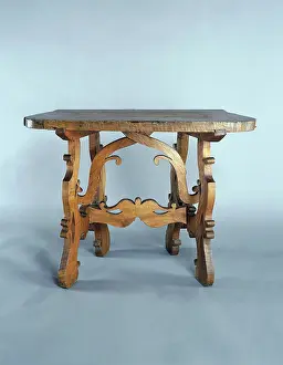 Solid walnut table with lyre-shaped legs, Italy, 16th-17th century, Detail