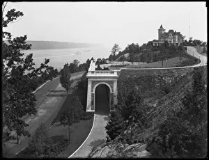 Tryon Hall, Billings Estate, Inwood, New York City, c.1914 (b/w photo) Tryon Hall, Billings Estate, Inwood, New York City, c.1914 (b/w photo)
