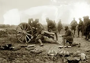 Tactics Prints: Using a German gun on the retreating enemy, 1916 circa (b/w photo)