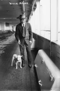 Willie Ritchie sailing to London to face Freddie Welsh, 1914 (b/w photo) Willie Ritchie sailing to London to face Freddie Welsh, 1914 (b/w photo)